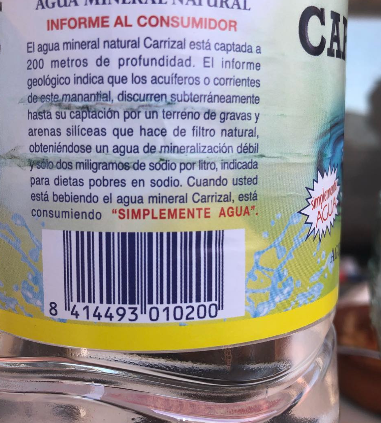 SIMPLEMENTE AGUA